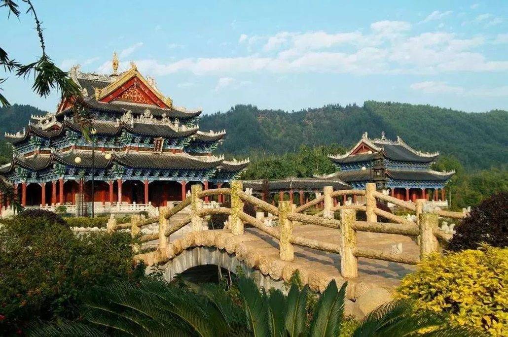 中国佛教名寺之一,是全国重点寺院,是全国重点文物保护单位