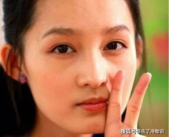 原创宋茜李沁张韶涵卸妆后肤白貌美大长腿自信的人才美丽