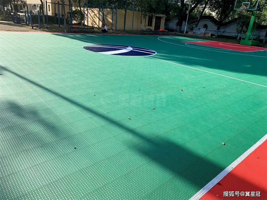 公司篮球场翻新悬浮拼装地板助力设计快速落地
