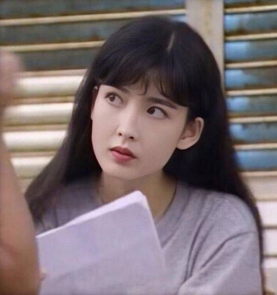 周慧敏近照曝光,53岁皮肤仍光滑紧致,打扮精致成甜美少女