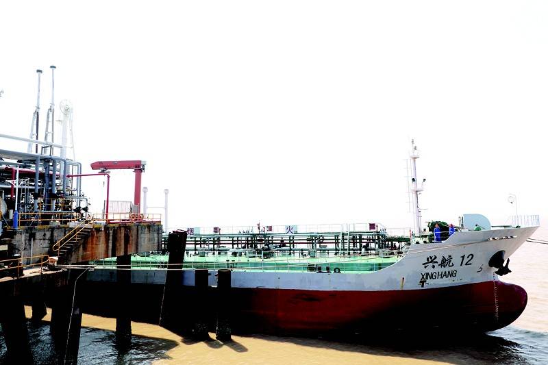上海石化化工码头开港"迎客"