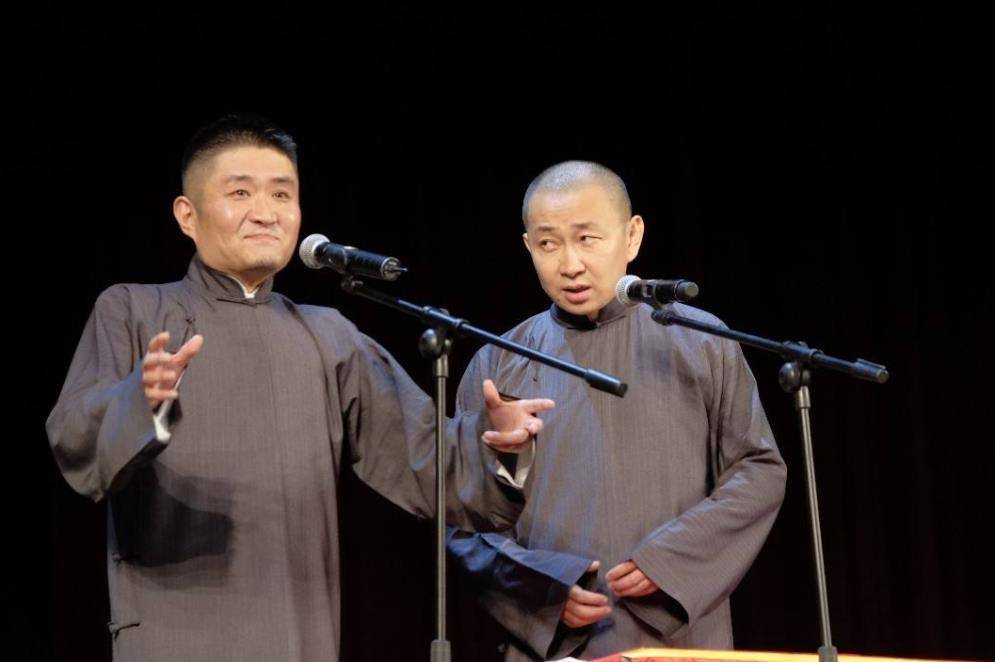 但郑宏伟跟王声一没有血缘关系,二不是师兄弟,没有立场逐王声出师门