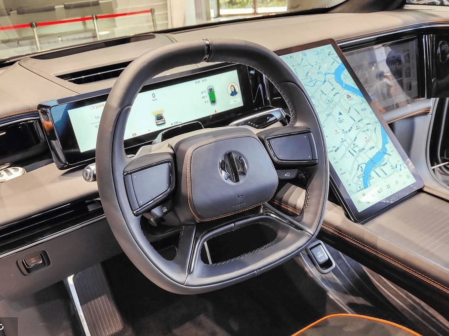 实拍高合汽车 hiphi x电动车造型炫酷价格不菲