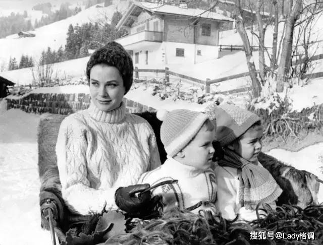 格蕾丝却没有逃过这场意外之祸,抢救无果后,佳人竟香消玉殒
