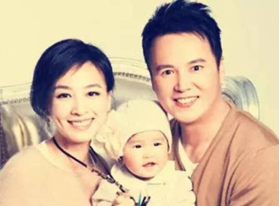 22年后,林瑞阳前妻发声,张庭沉默:为什么原配总是被辜负?