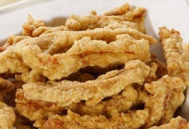 大厨说漏嘴:炸酥肉时,别只裹面粉,只需一点它,吃起来更香更脆