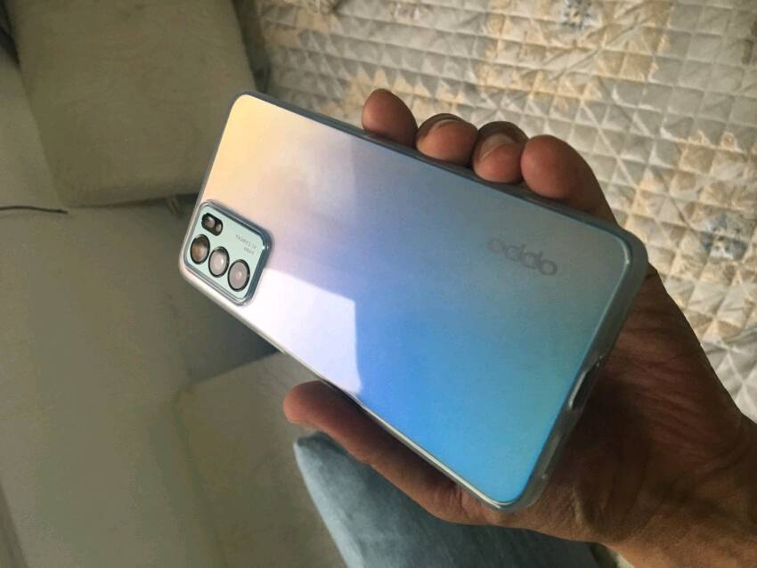 送手机给女朋友opporeno6是个不错的选择