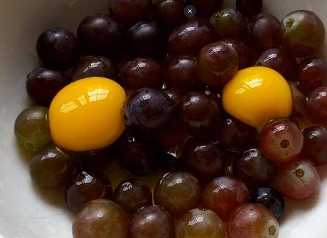 秋天要多吃葡萄,加2个鸡蛋,秘制一做,出锅孩子吃美了,真解馋
