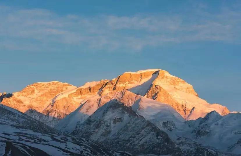 美图 此生必看的西藏日照金山,究竟有多震撼?