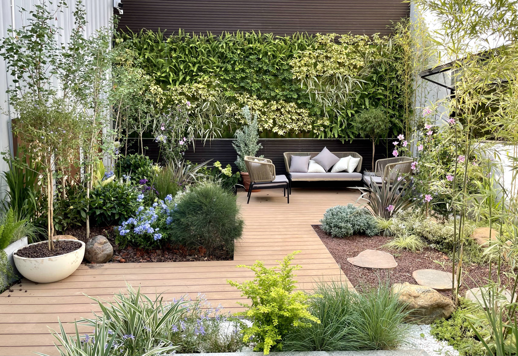 小空间庭院花园,正确的绿植搭配技巧,让小院落变身治愈系小花园