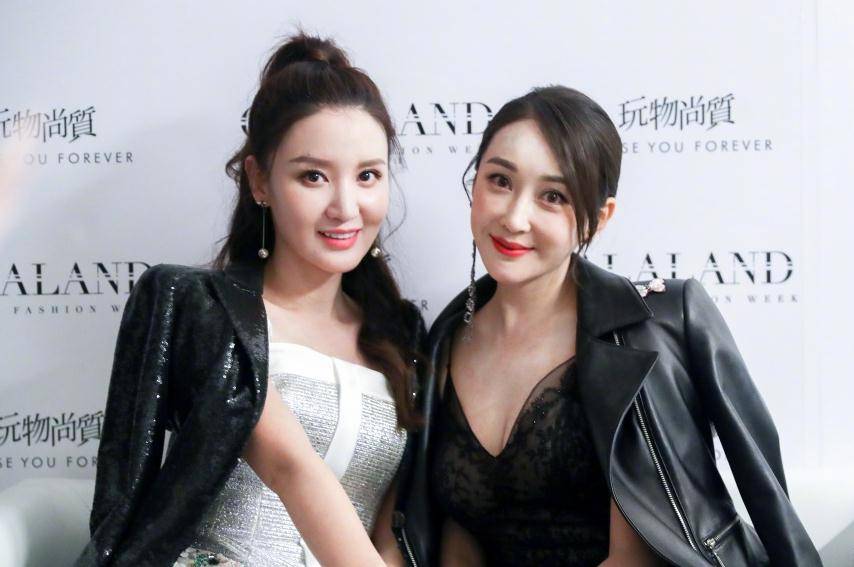 杜若溪晒好友合照,只给自己美图,网友吐槽:人家不p都比你美!