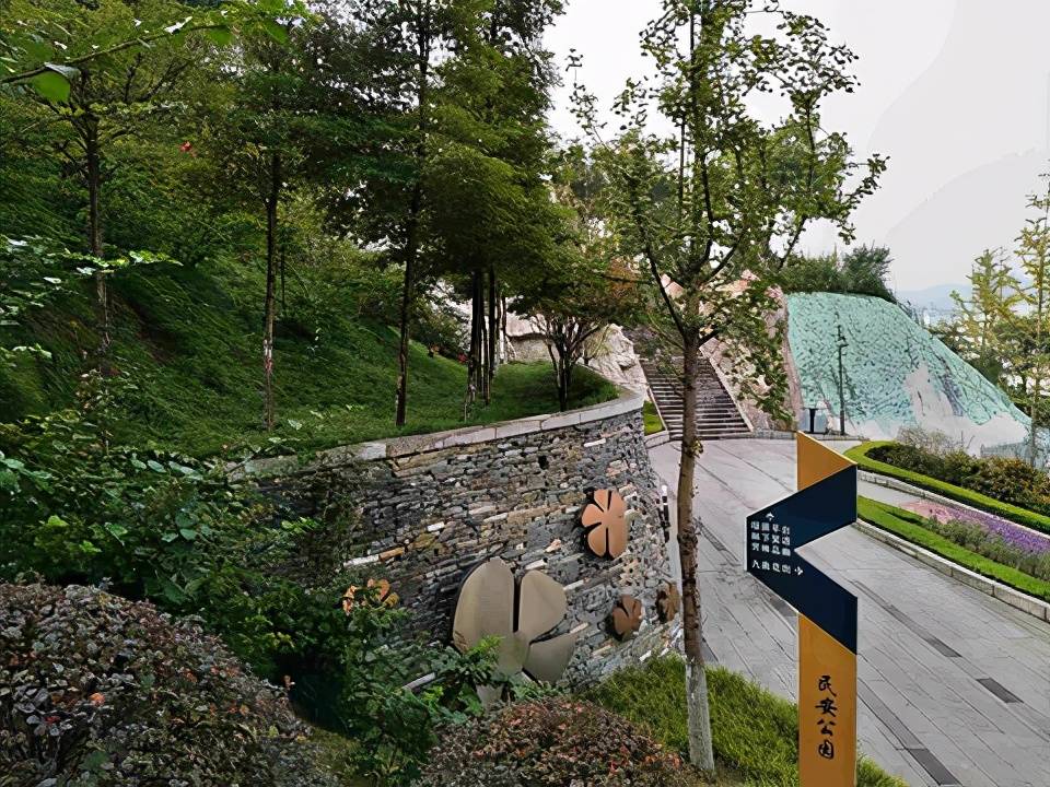 位置:重庆市九龙坡区华福大道民华路交叉口 重庆九龙坡区华福公园位