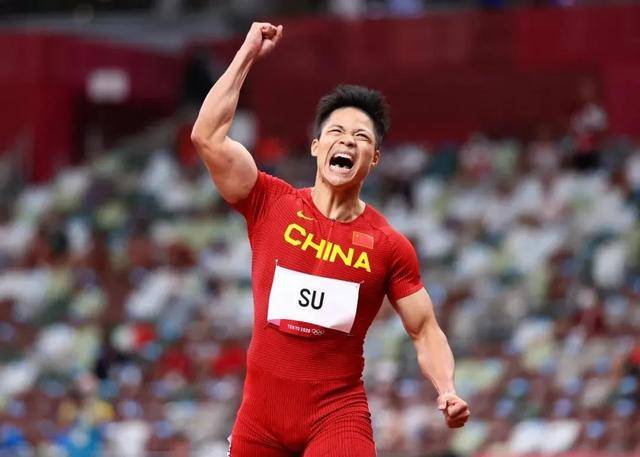 原创苏炳添的凡尔赛人生:百米奥运封神,身家千万,一线品牌排队送钱!