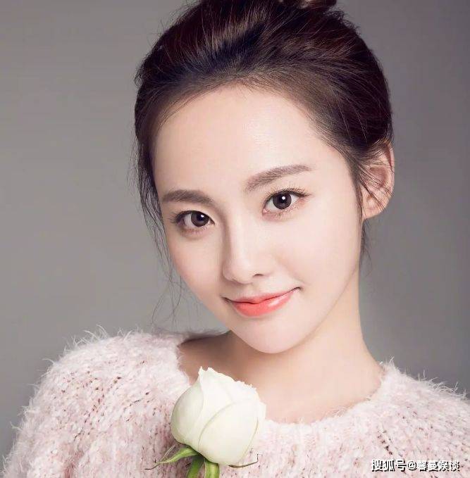 以上张嘉倪,张雪迎,张佳宁,张子枫以上这4位"张"姓美女明星,大家最