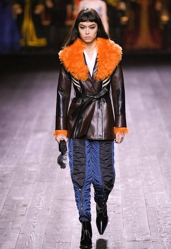 lv2020秋冬新款女装,2020lv新款女包 原创louis vuitton 2020秋冬女装系列:人生如戏,美靠lv