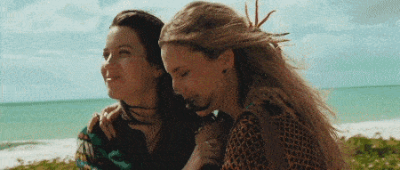 应用我们身上就是,展示我们被许多同样优秀的男生惦记着,并且是通过