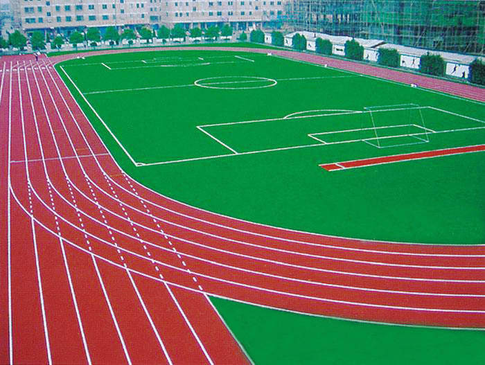 地弹坪跑道与塑胶跑道比较