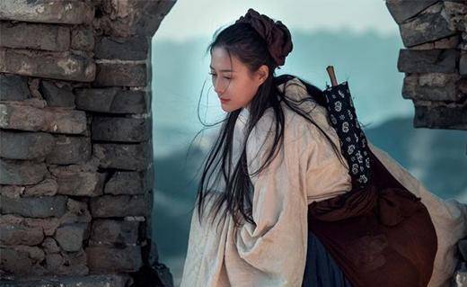原创随着民心演变的孟姜女,200年后开始哭,1600年后长城塌了