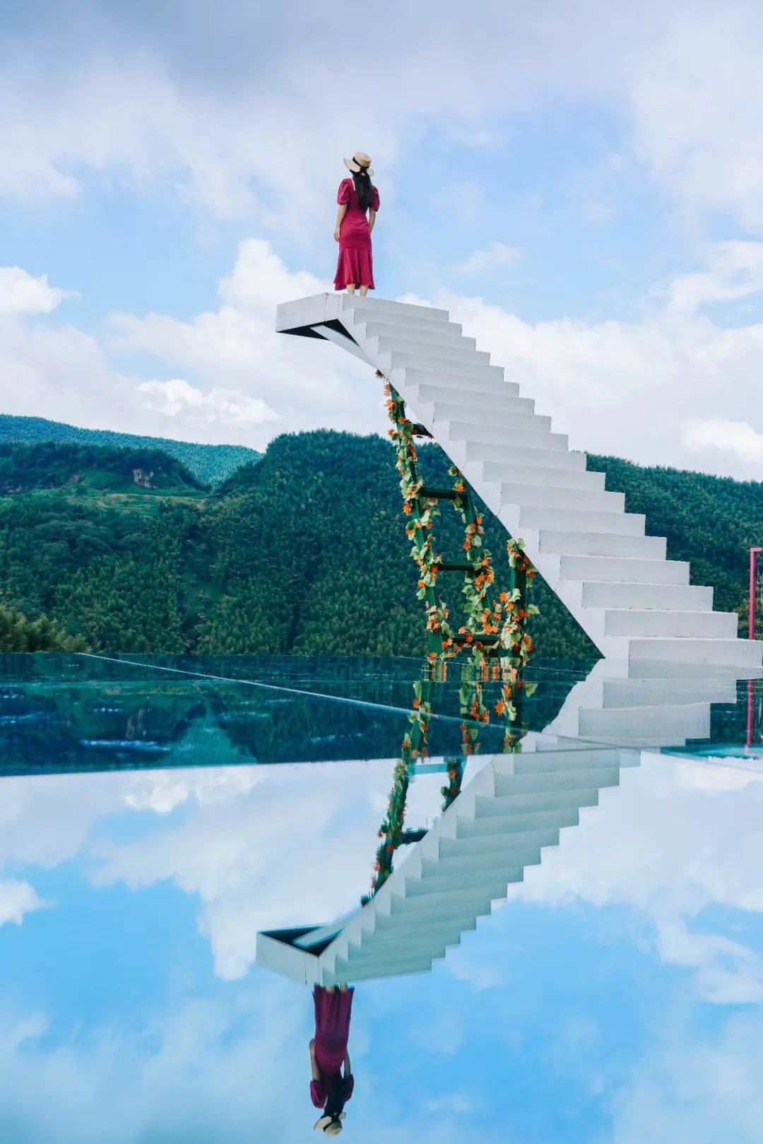通天佛手与天空之镜还有云端爱情天梯中国大竹海果真卧虎藏龙景区
