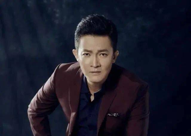 "就算你烧成鬼丈夫,我也会一辈子跟着你",这是杨志刚在被炸伤严重毁容