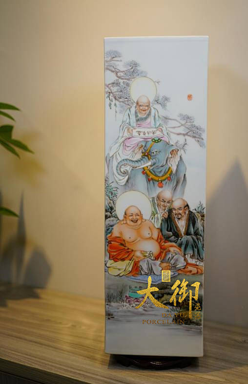 大御瓷器徐鹏飞缔造瓷上人物传奇诠释瓷之经典美学