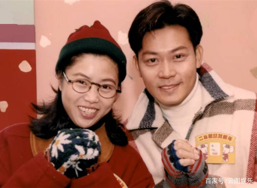 去年,曾伟权病逝,梅小惠不仅大赞对方是专业演员,还说感恩遇上他,他在