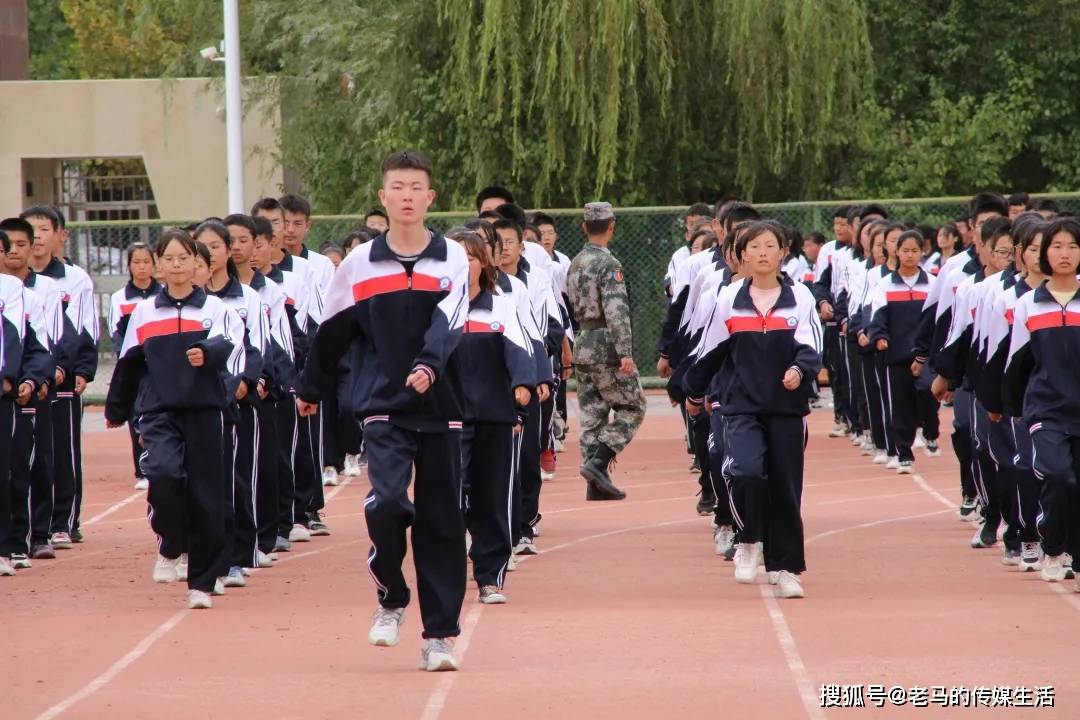 沙场秋点兵,少年展风华——靖远四中举行2021级高一军训会操表演