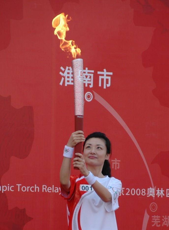 原创央视五大气质美女主持人无论是脸蛋还是身材总是那么闪耀