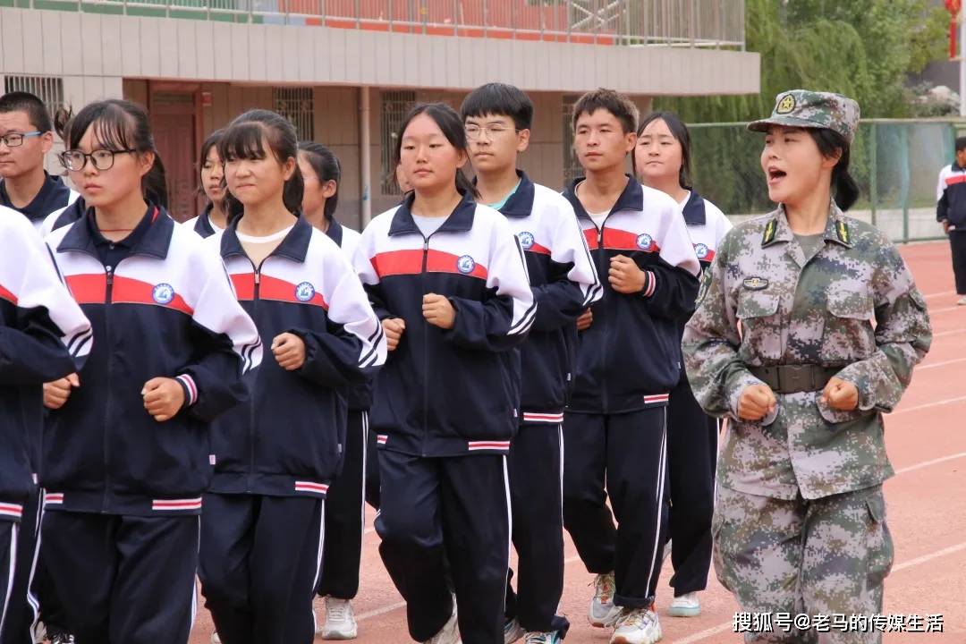 沙场秋点兵,少年展风华——靖远四中举行2021级高一军训会操表演