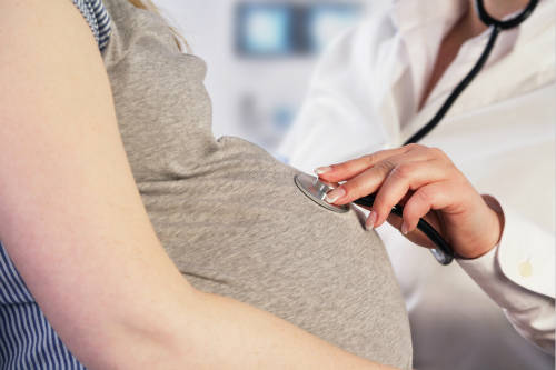 胎儿在肚子里缺氧的三大症状,前两个容易被忽略,孕妈更应当留意