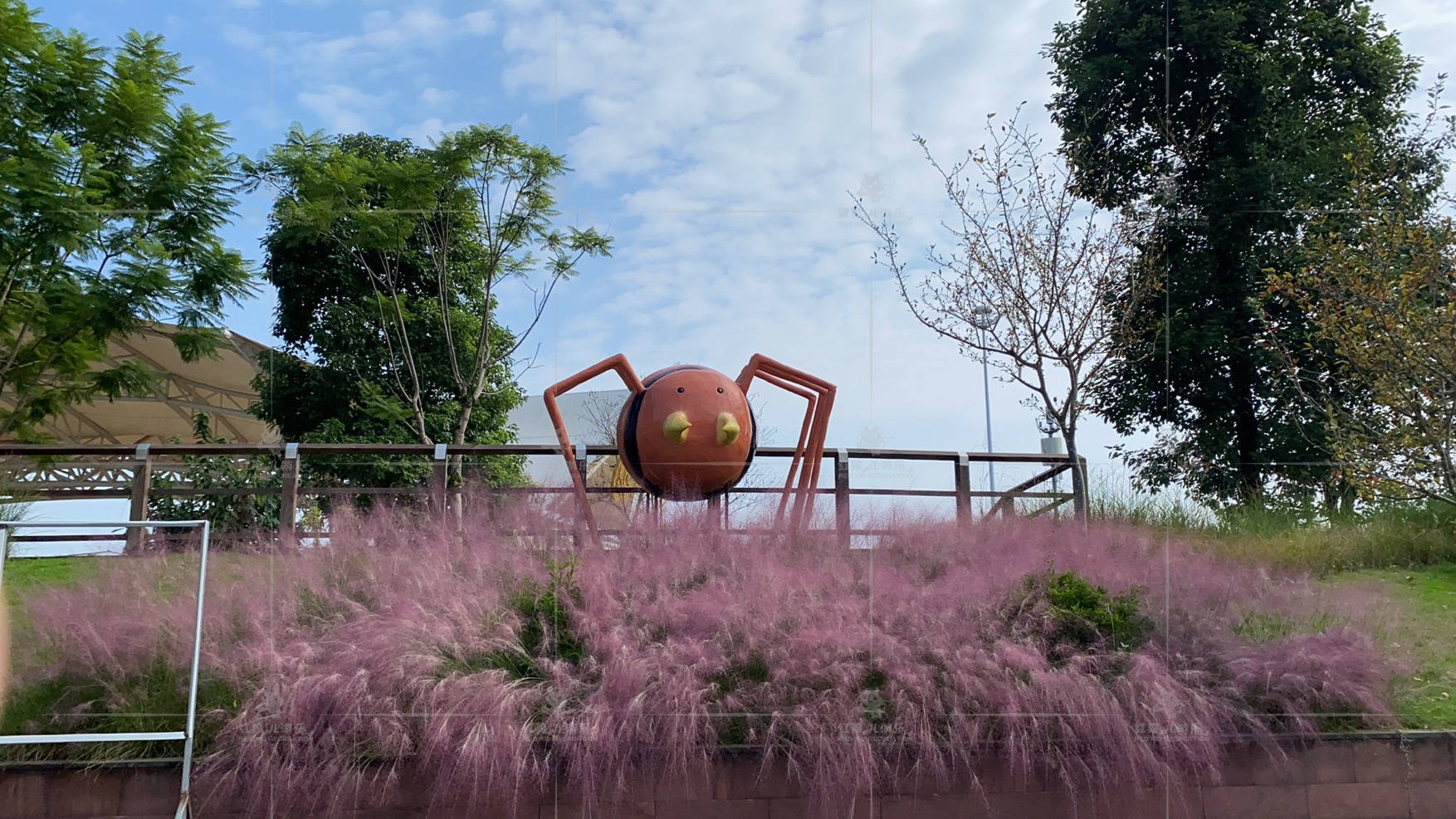 旁边就有一个亲子乐园:街子悠游岛.