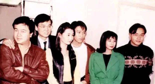 原创他捧红了黄家驹甄子丹,妻子患癌多年不离不弃,今74岁成人生赢家