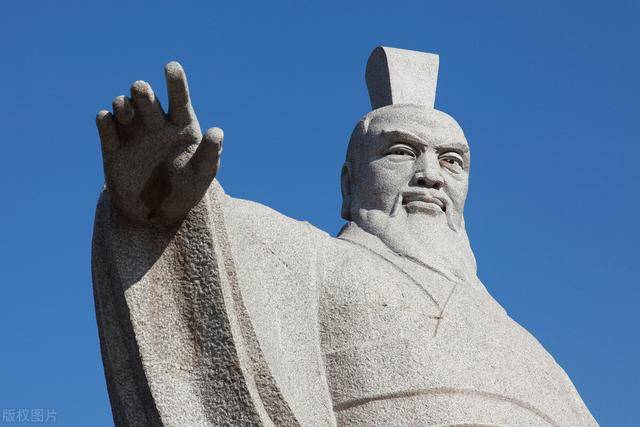 陈宫趁着曹操后方兵力空虚的机会,说服了陈留太守张邈兄弟,从事中郎