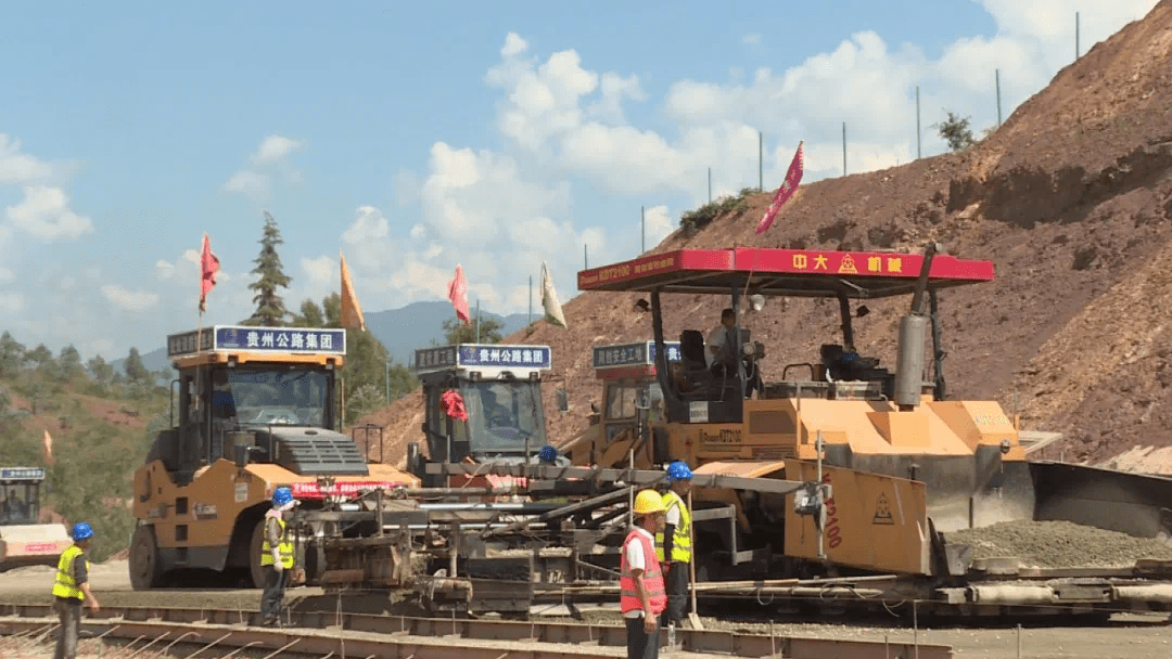 大南高速公路巍山段建设稳步推进 已完成全年任务的87.9%