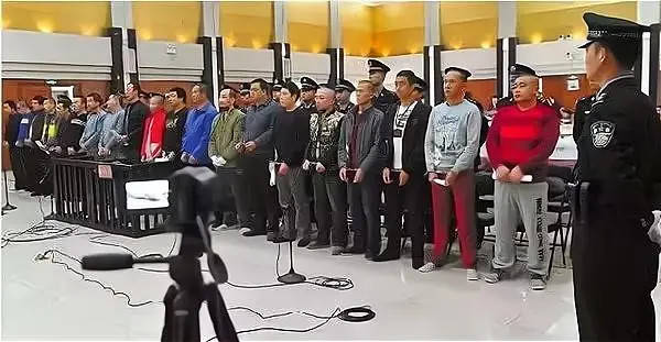 温岭"老大 "始末:木匠成黑匪,传单掀罪行_张畏