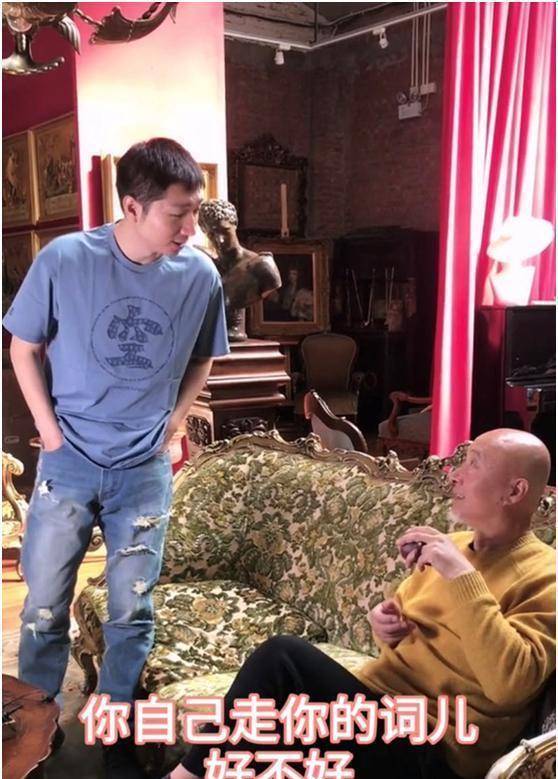 原创陈佩斯复工和儿子搭词,父子俩"共用一张脸",意外曝光豪宅内景