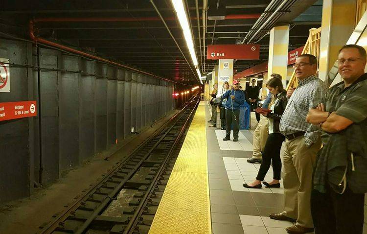 费城"地铁当众性侵案"再披露:嫌疑人已骚扰40分钟,无人阻止