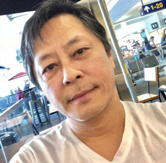 原创14年前被后辈下毒变哑再也不能唱歌的王杰如今过得怎么样
