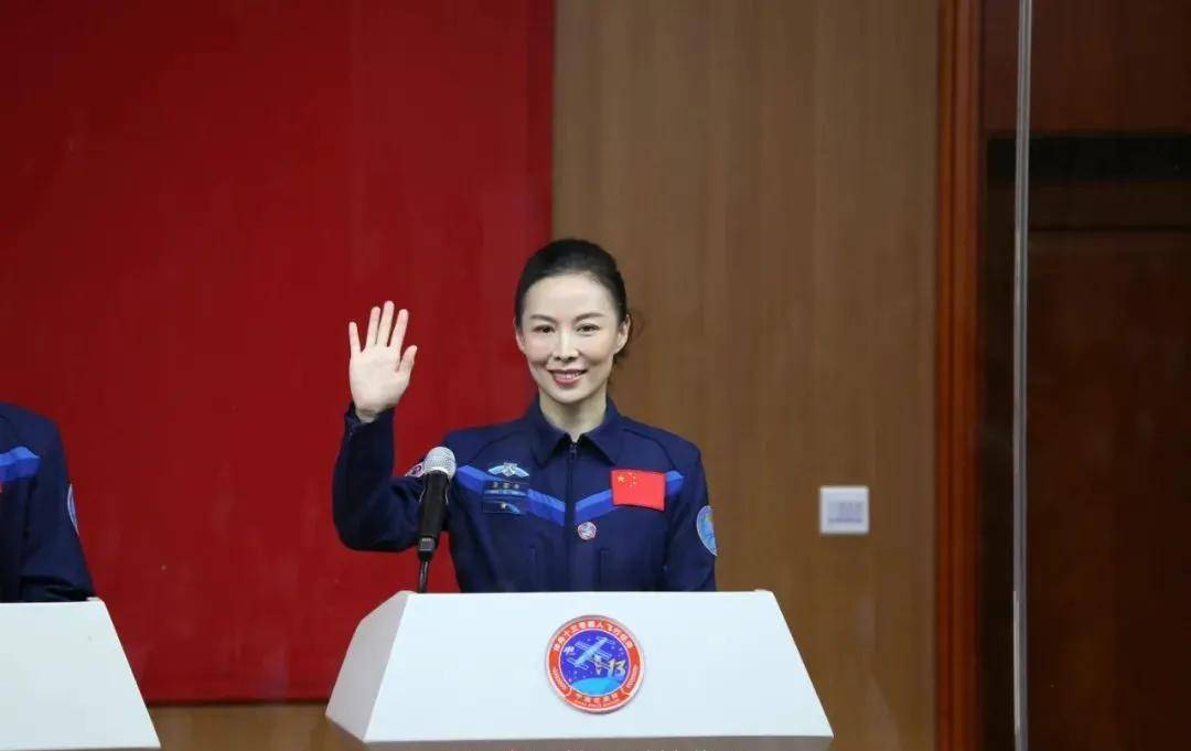 wenno要给女儿摘星星的中国女航天员太飒了