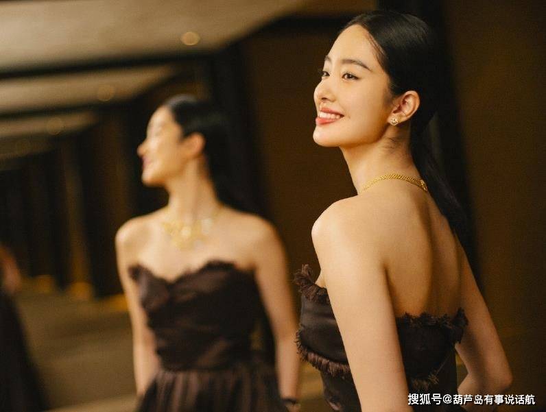 她与陈金飞的跨代恋,是