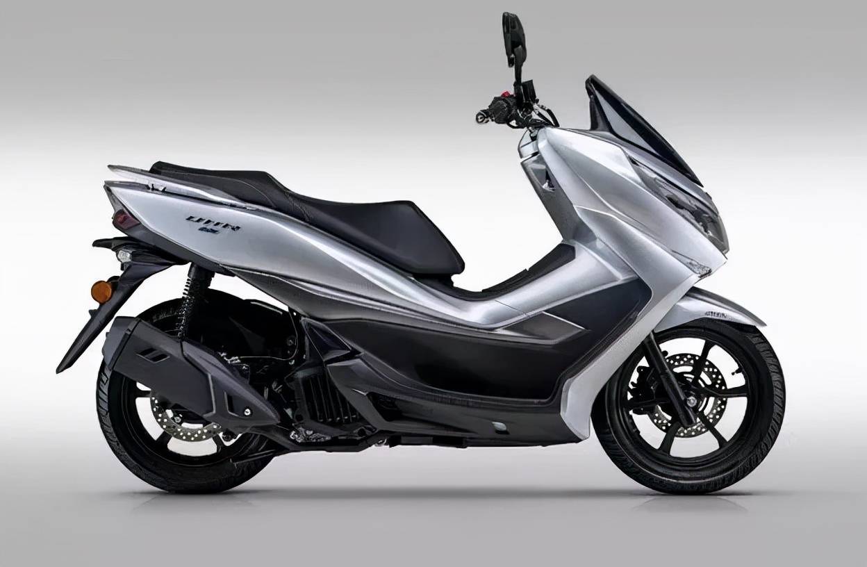 摩托车|本田pcx售价22990元 150cc级踏板谁最受伤?
