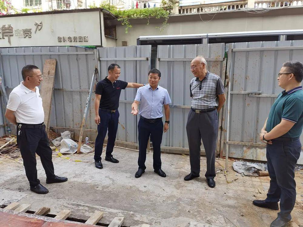 曾军威部长强调,既有住宅加装电梯工作对提高居民生活质量,解决年老体