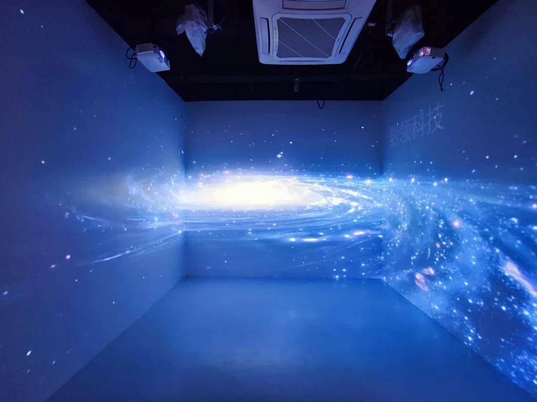 这种沉浸式投影绝对是空间构建的"神器",广泛运用于vr虚拟漫游展厅