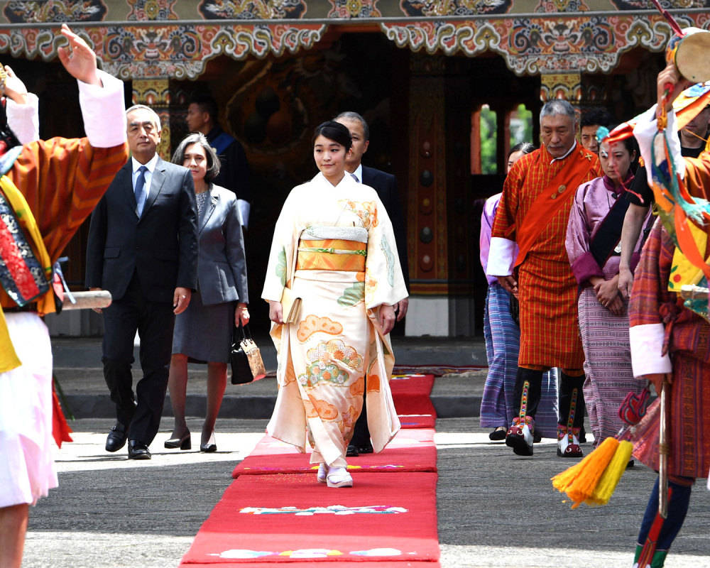 原创放弃1.5亿巨额嫁妆费,日本真子公主脱离皇籍,不要彩礼嫁给平民