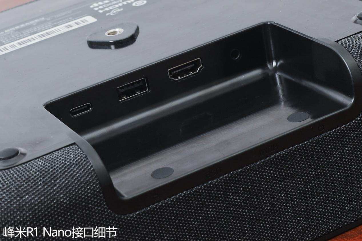 数据横评坚果智慧墙o1与峰米r1nano我该选择谁