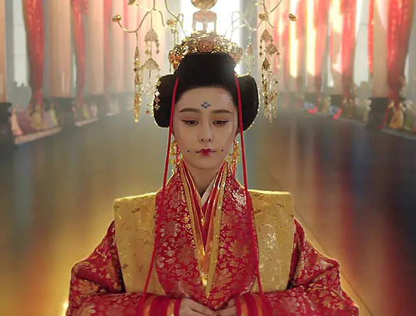 《大唐荣耀》黎姿版杨贵妃美得惊心动魄,但你可以说她是张贵妃李贵妃