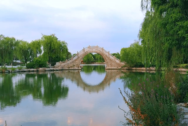 云龙湖风景区地处市区南部景色优美徐州唯一的5a级旅游景区