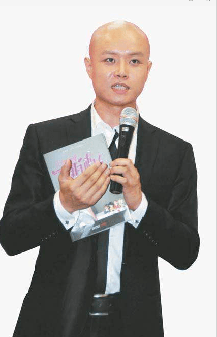 侮辱金星,强吻谢娜,因耍酒疯"身败名裂",45岁乐嘉如今