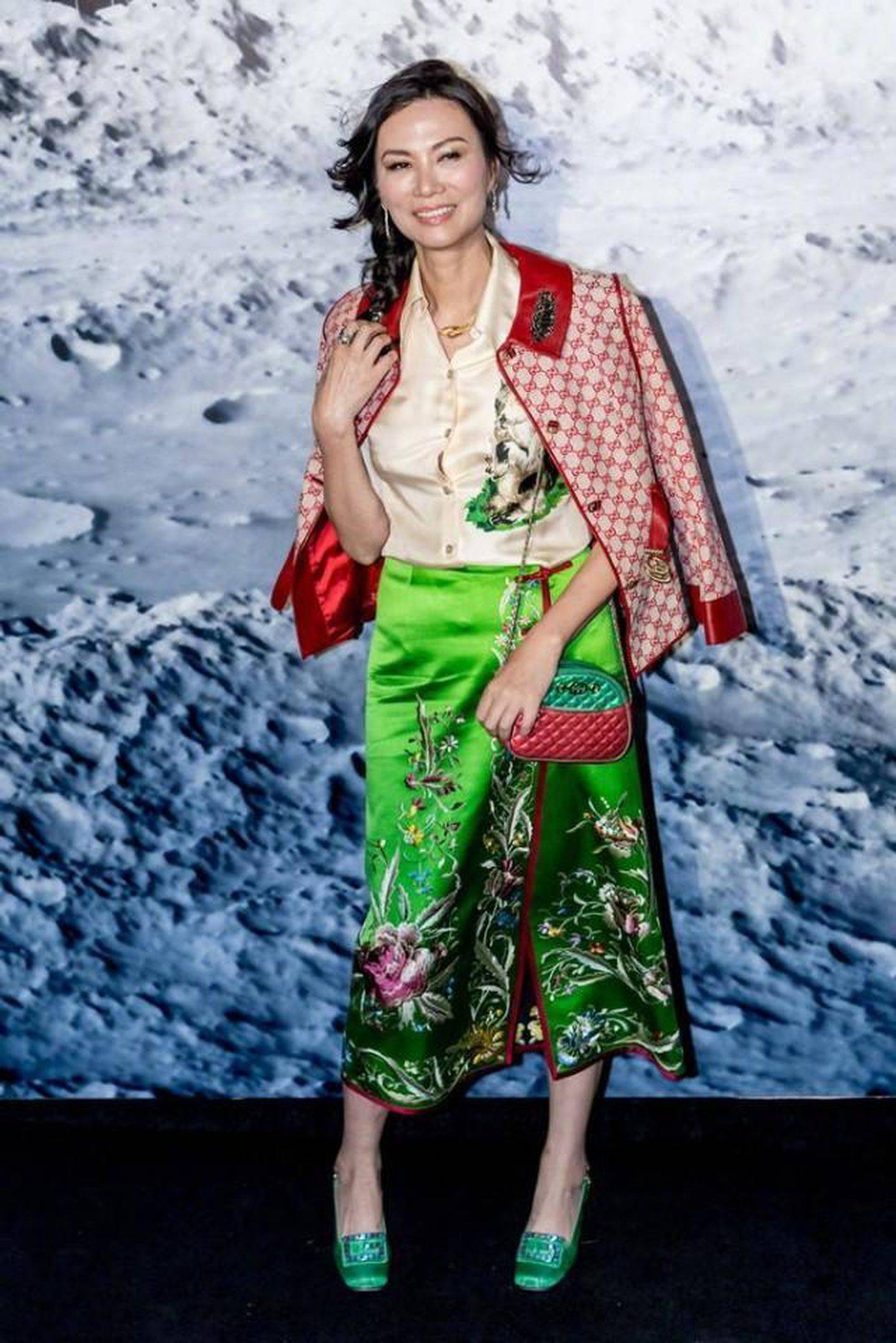 一婚获美国绿卡,二婚赚268亿,借男人上位,邓文迪的手段太高明