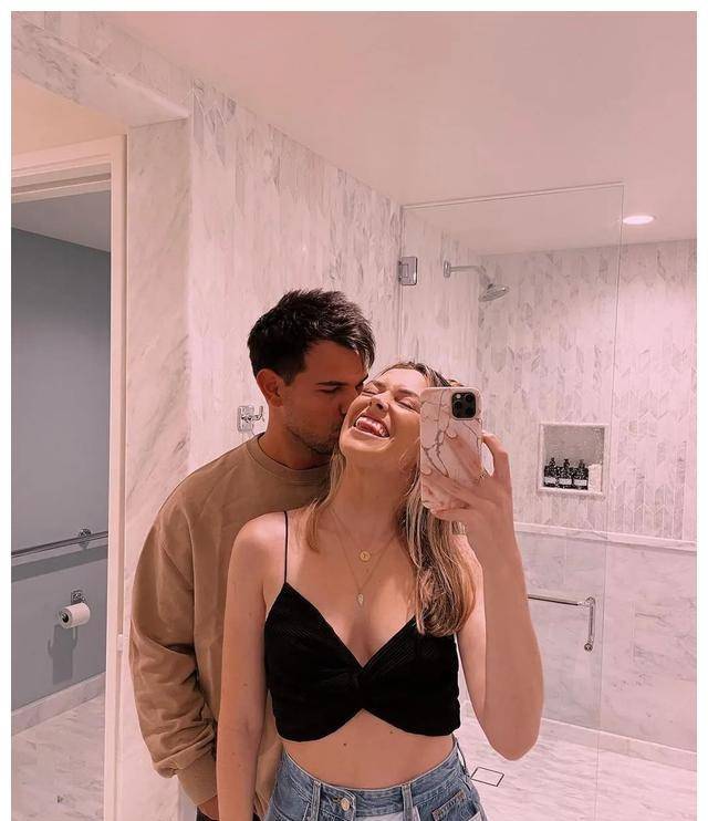 TaylorLautner,taylorlautner出柜 泰勒·洛特纳与泰勒·朵蜜正式订婚,曾是泰勒·的男